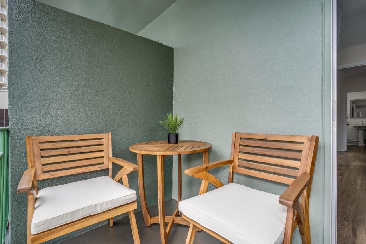 Aloha Suites Waikiki Honolulu Bagian luar foto