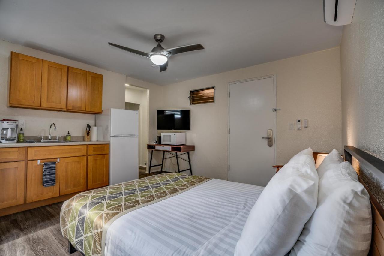 Aloha Suites Waikiki Honolulu Bagian luar foto